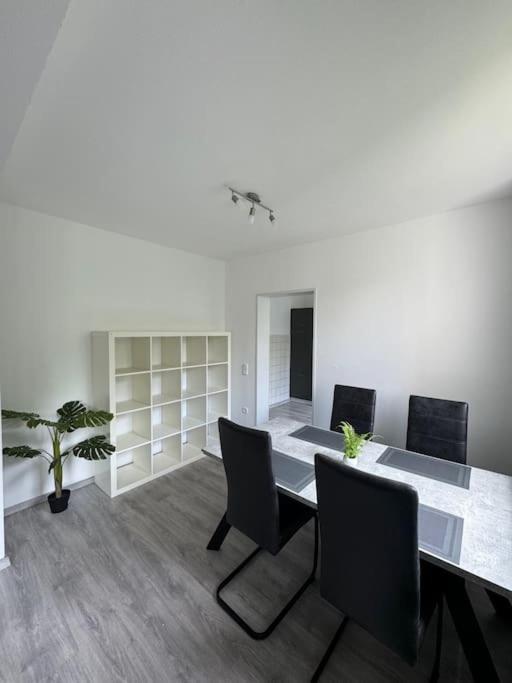 Moderne Und Moeblierte Wohnung! Apartment