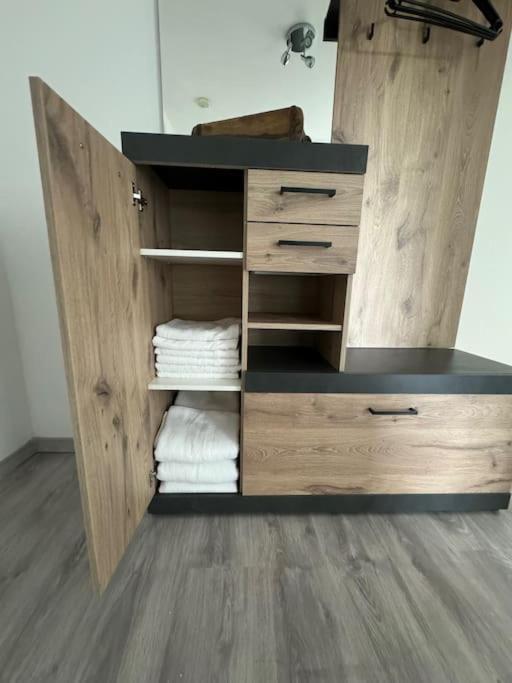 Apartment Moderne Und Moeblierte Wohnung! *